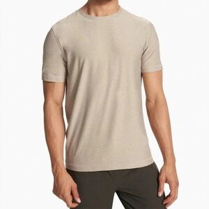 Men's Vuori Strato Tech Tee size Large